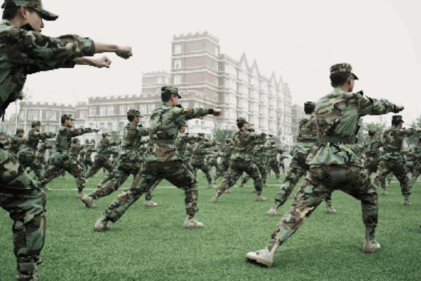 西南航空學(xué)生軍體課 西南航空學(xué)生軍體課