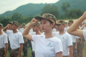 四川職業(yè)學(xué)院軍訓(xùn)進(jìn)行時(shí) 四川西南航空職業(yè)學(xué)院2019年新生軍訓(xùn)動(dòng)員大會(huì)開訓(xùn)啦!