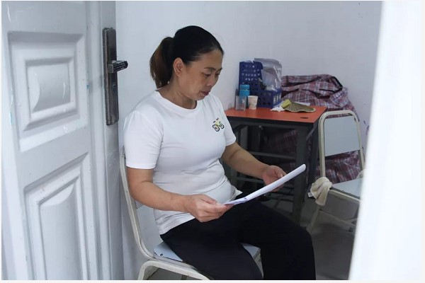 成都希望職業(yè)學(xué)校后勤宿管阿姨