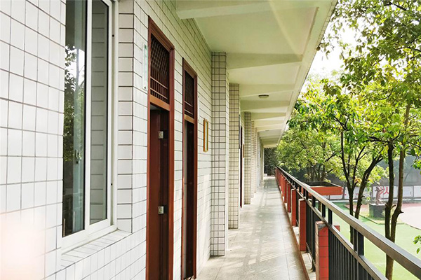 成都棠湖科學(xué)技術(shù)學(xué)校學(xué)費