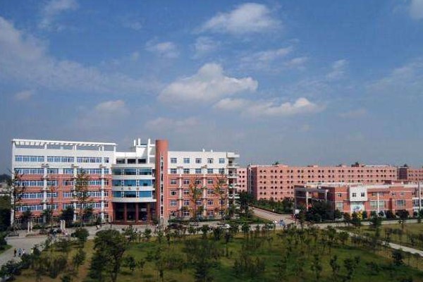 成都市工業(yè)職業(yè)技術(shù)學(xué)校招生簡章