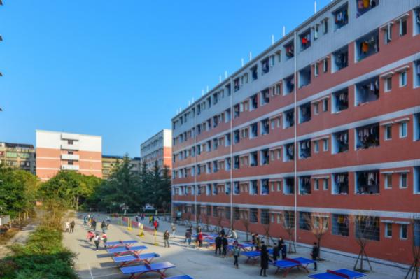 四川省南充衛(wèi)生學(xué)校