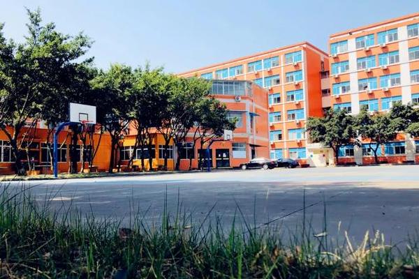 四川現(xiàn)代藝術(shù)學(xué)校