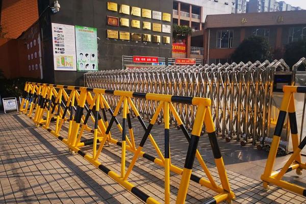 眉山實(shí)驗(yàn)高級(jí)中學(xué)管理怎么樣