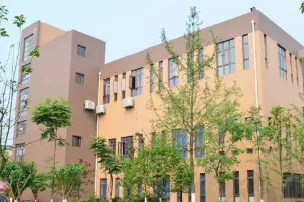成都市莊園機(jī)電職業(yè)技術(shù)學(xué)校 成都市莊園機(jī)電職業(yè)技術(shù)學(xué)校