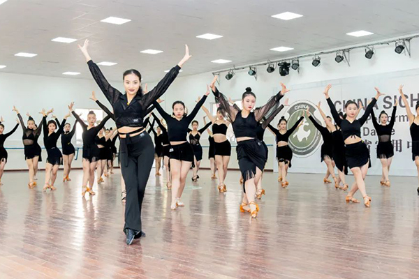 四川省實(shí)用中等專業(yè)學(xué)校