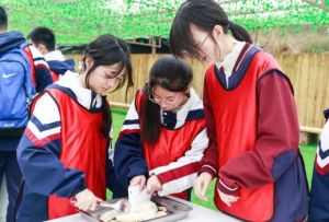 2025年北外附屬東坡外國(guó)語(yǔ)學(xué)校校園環(huán)境如何_校園環(huán)境介紹