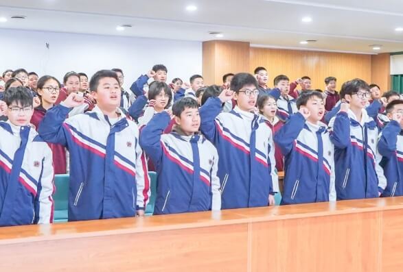 成都市郫都區(qū)川科外國語學(xué)校