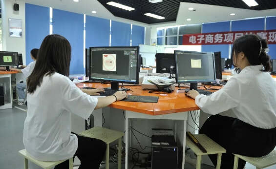 四川希望汽車職業(yè)學(xué)院