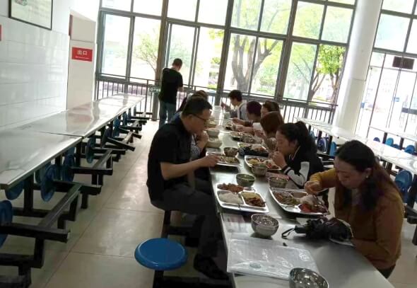 成都石化工業(yè)學(xué)校 成都石化工業(yè)學(xué)校