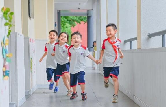 成都市郫都區(qū)川科外國語學(xué)校 成都市郫都區(qū)川科外國語學(xué)校