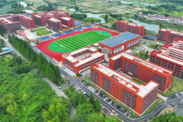 青白江區(qū)鴻鵠高級(jí)中學(xué)招生簡章