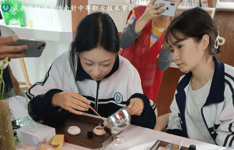 成都指南針職業(yè)技術(shù)學(xué)校