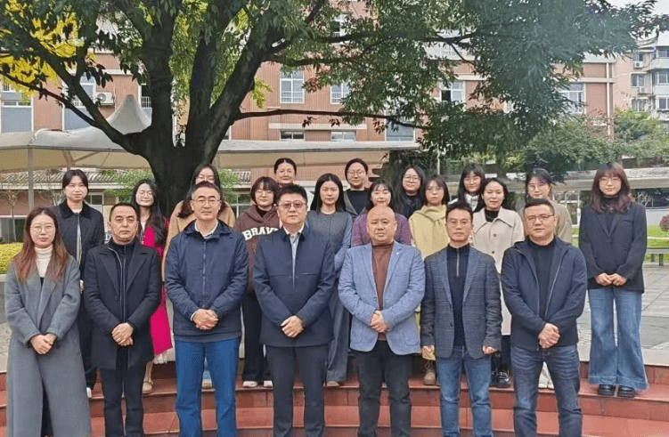 都江堰市領(lǐng)川實(shí)驗(yàn)學(xué)校 都江堰市領(lǐng)川實(shí)驗(yàn)學(xué)校