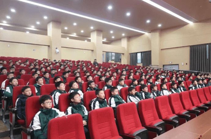 成都新世紀(jì)外國(guó)語(yǔ)學(xué)校